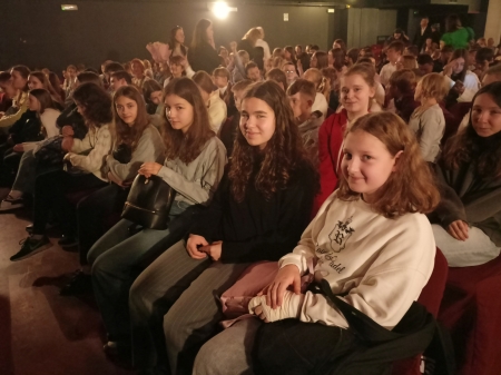 ''Naprawczak'' _klasa 6B na spektaklu w Teatrze Palladium 